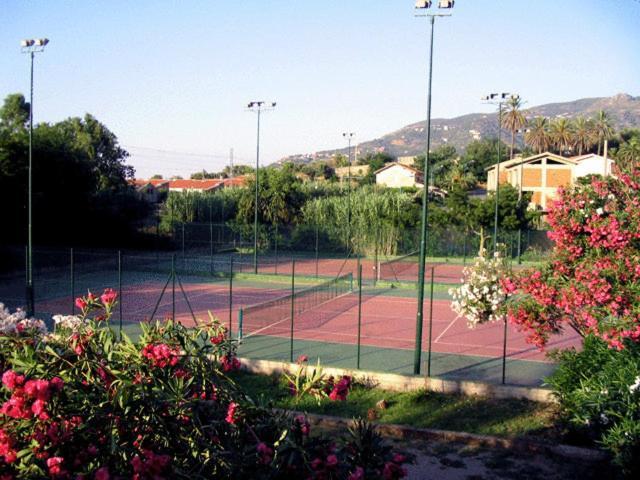 Villaggio Hotel Club Calanovellamare Piraino Buitenkant foto