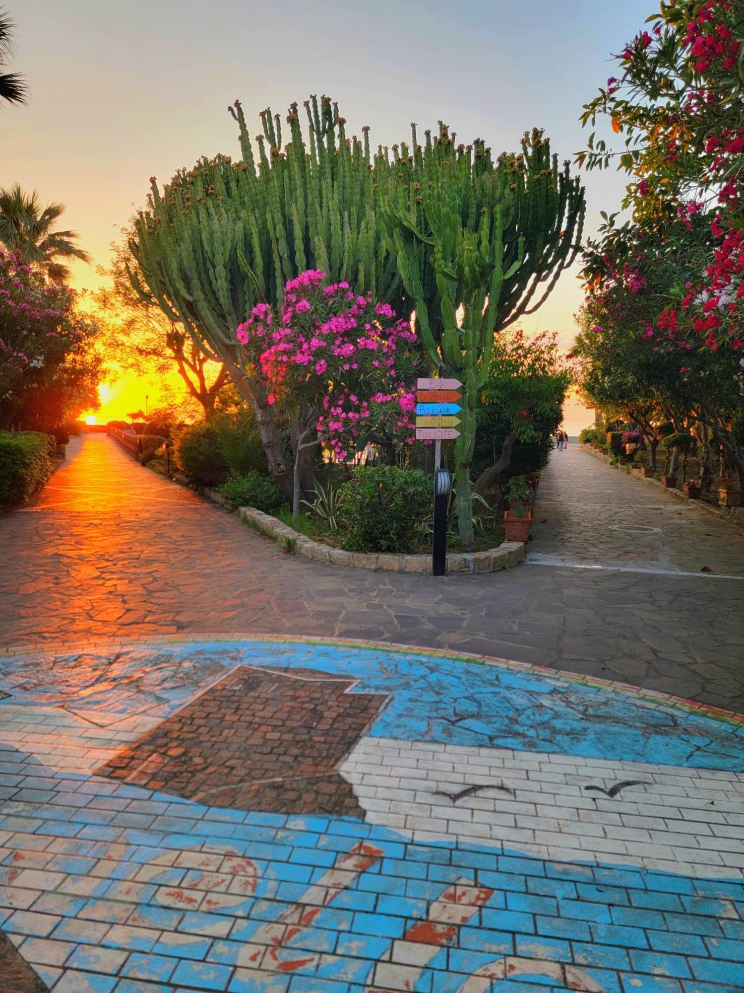 Villaggio Hotel Club Calanovellamare Piraino Buitenkant foto