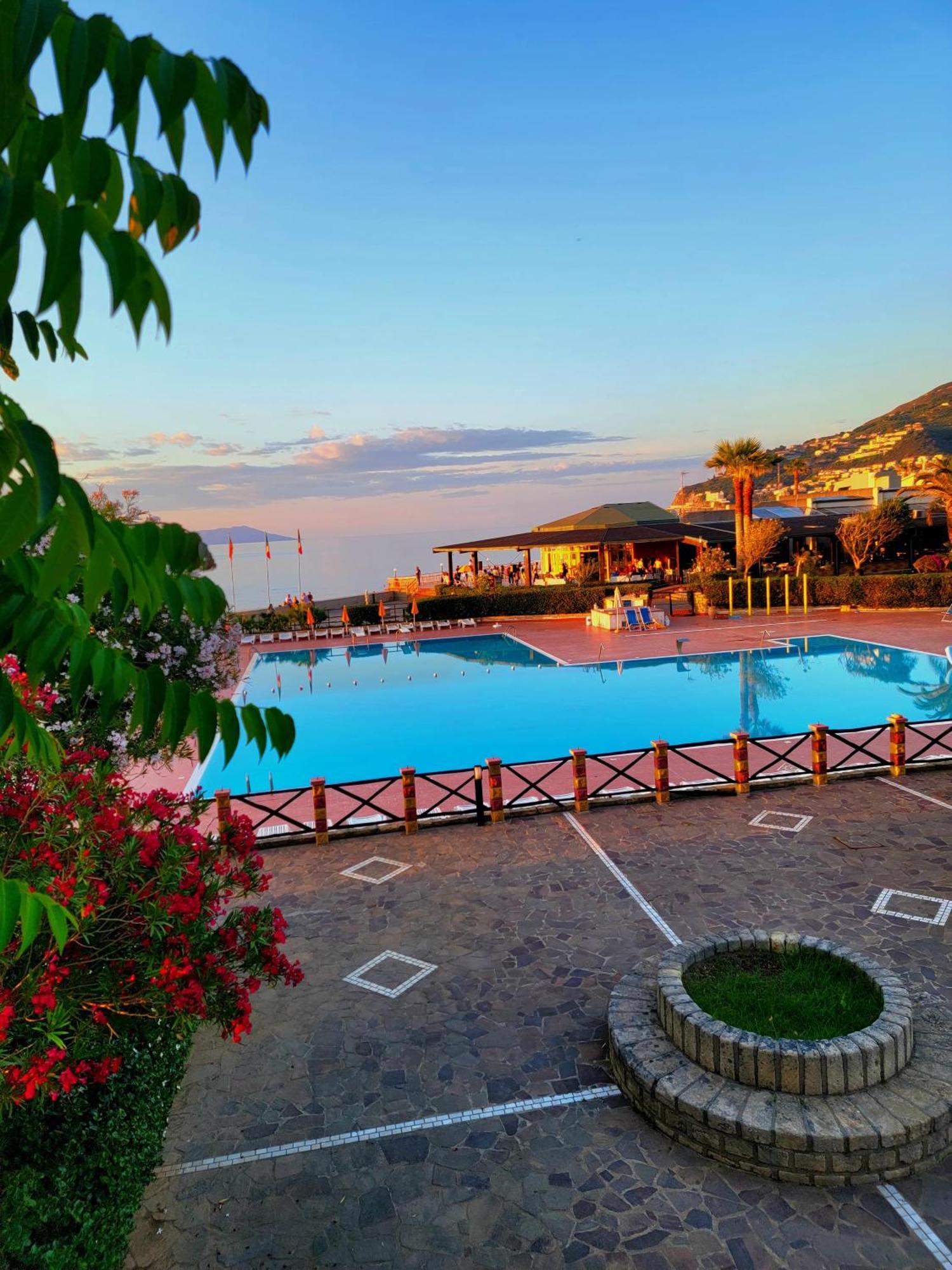 Villaggio Hotel Club Calanovellamare Piraino Buitenkant foto