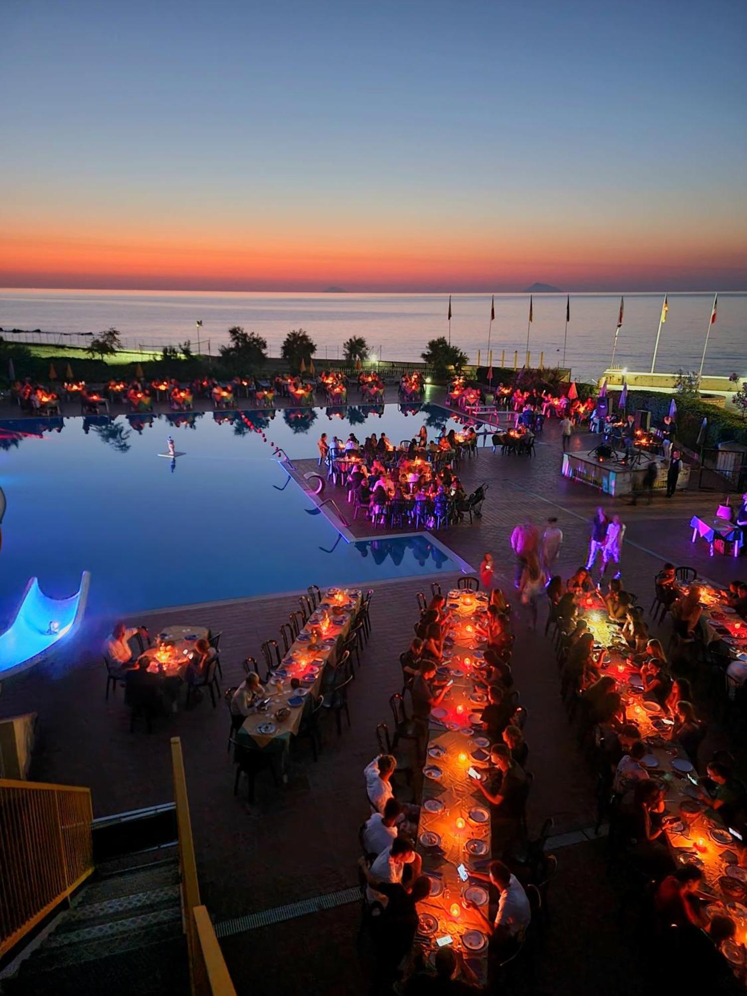 Villaggio Hotel Club Calanovellamare Piraino Buitenkant foto